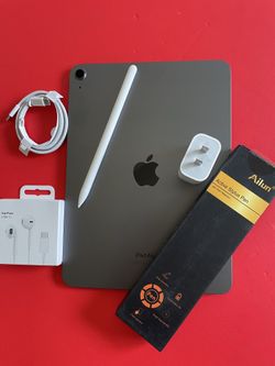 Apple IPad Air 5th Generation (10.9” Liquid Retina/ M1 chip / 2022 Model) 64GB with pen, keyboard case & Accessories (256gb $499)