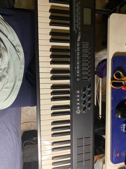 M-Audio axiom 61 keys