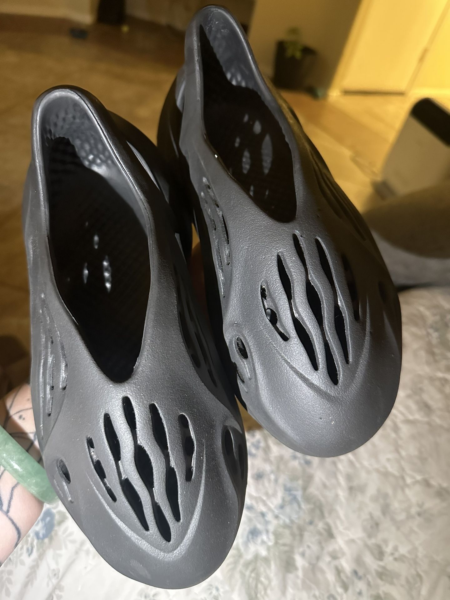 YEEZY ONYX FOAM RUNNER