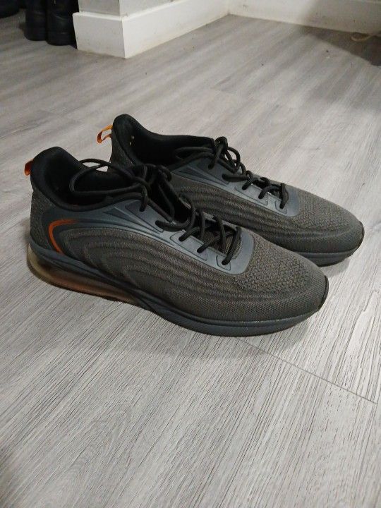 Men's Casual Shoe Size 12