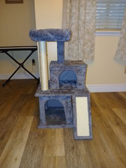 Basically New Cat Condo