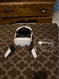 Oculus/Meta Quest 3S 128GB w/ Elite Strap