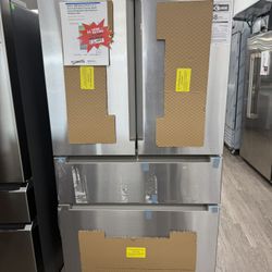 Bosch - 800 Series 20.5 Cu. Ft. 4-Door French Door Counter-Depth Smart Refrigerator with VitaFresh - Stainless steel Model: B36CL80ENS