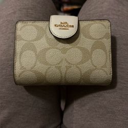 Wallets MK & Coach 