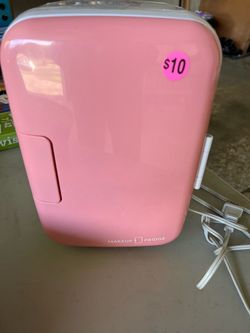 Cosmetic Refrigerator