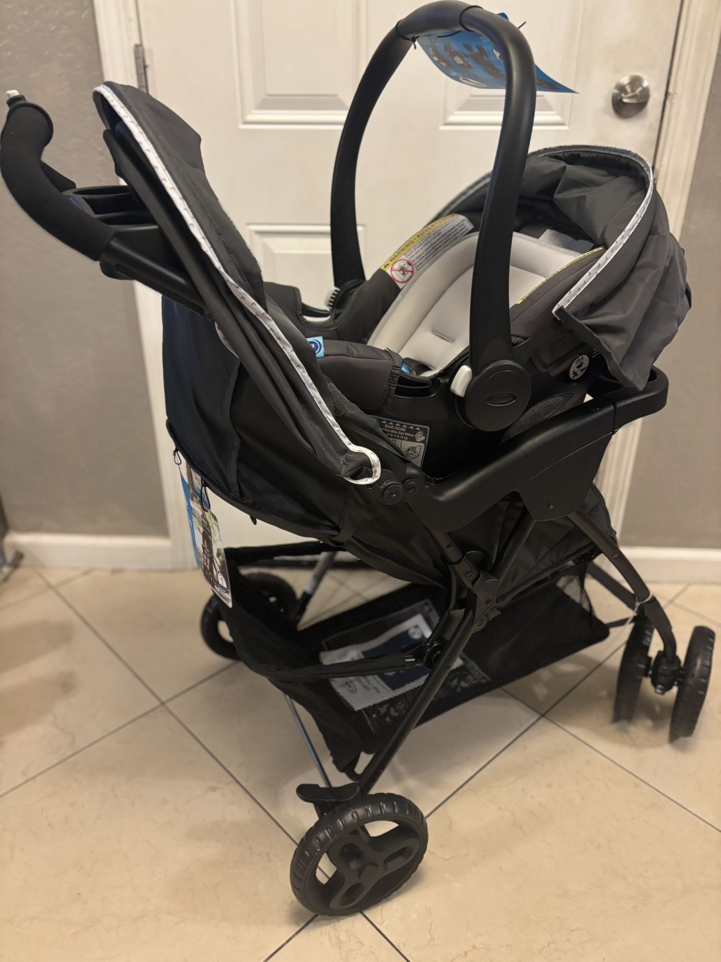 Graco New Comfy Cruiser 2.0 Infant Car Seat & Stroller (NO BASE)