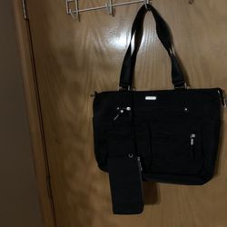 Baggallini Purse And Wristlet 