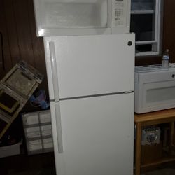 GE Fridge White  And Microwave Great Condition Warranty 28 Inches 64 Hight