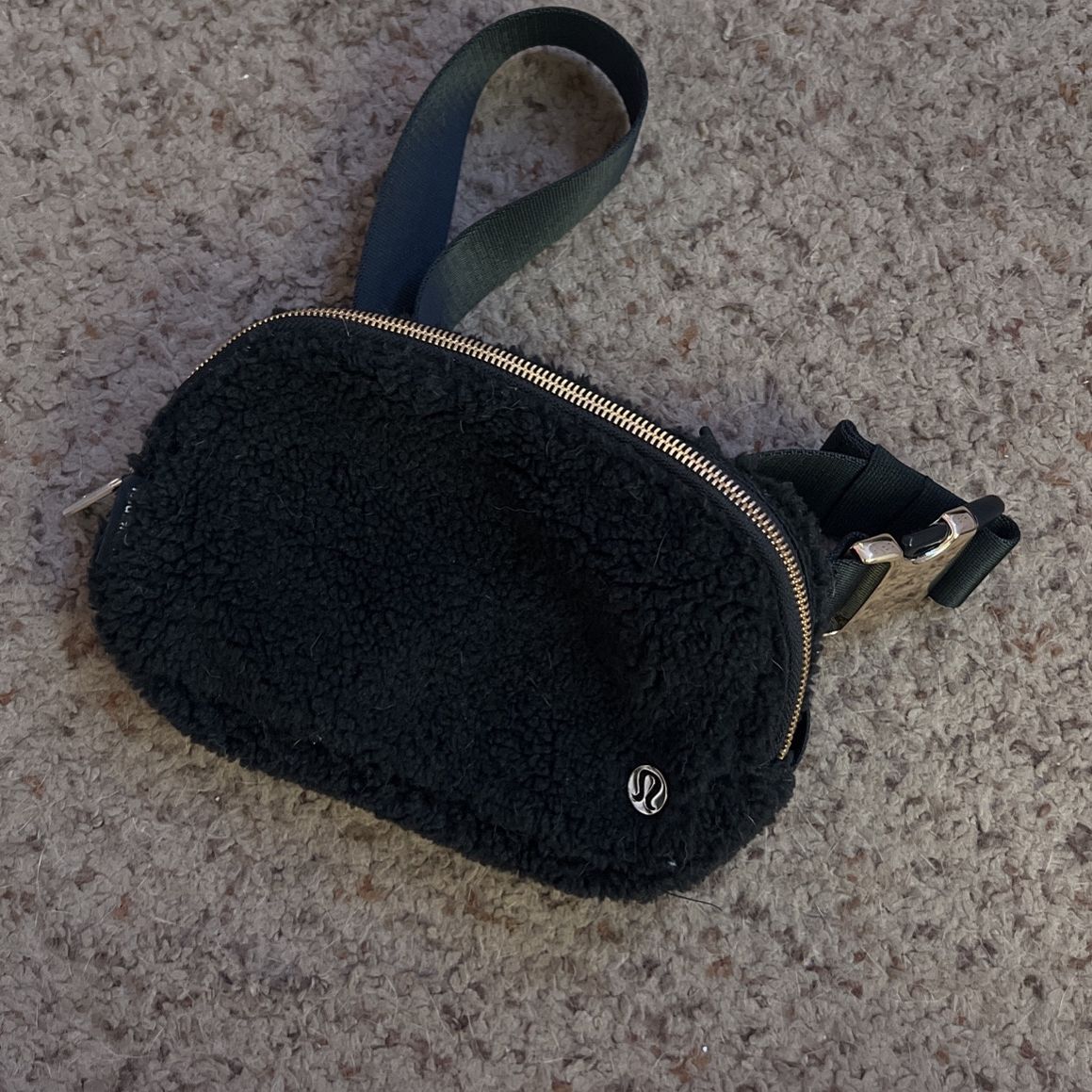 lululemon crossbody bag fleece Amazon.com: Athletica Everywhere Belt (Light Ivory) : Clothing, Shoes & Jewelry This item has a purchase limit—up to 5 of the same colour or 10 of different colours. Quilted Grid Crossbody Bag 5L