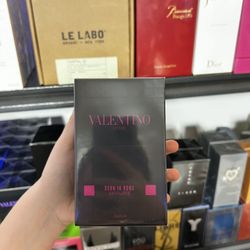 Brand new men and female perfumes and Cologne for sale bulk and singles available sample available to smell✅ full size 