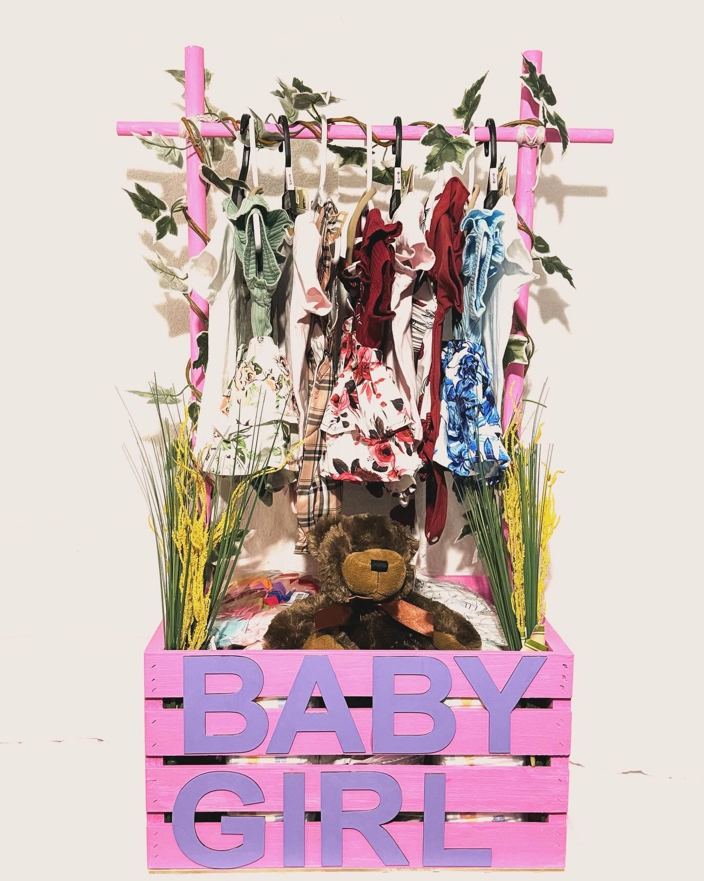 BABY CRATE / BABY GIFT 