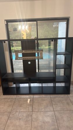 Entertainment center