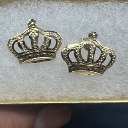 Crown 10 karat earrings