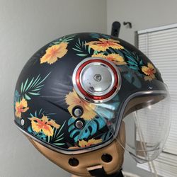 Woman's Large Helmet