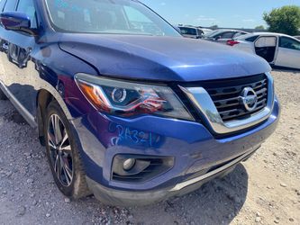 Auto parts for sale 2018 Nissan pathfinder