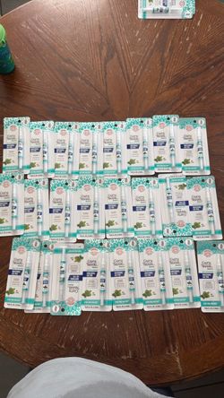 GuruNanda Basics Whitening Gel Pen Lot