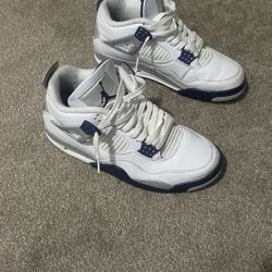 Jordan 4 Midnight Navy Size 8