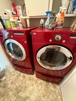 Lg washer and GAS dryer set with pedestals