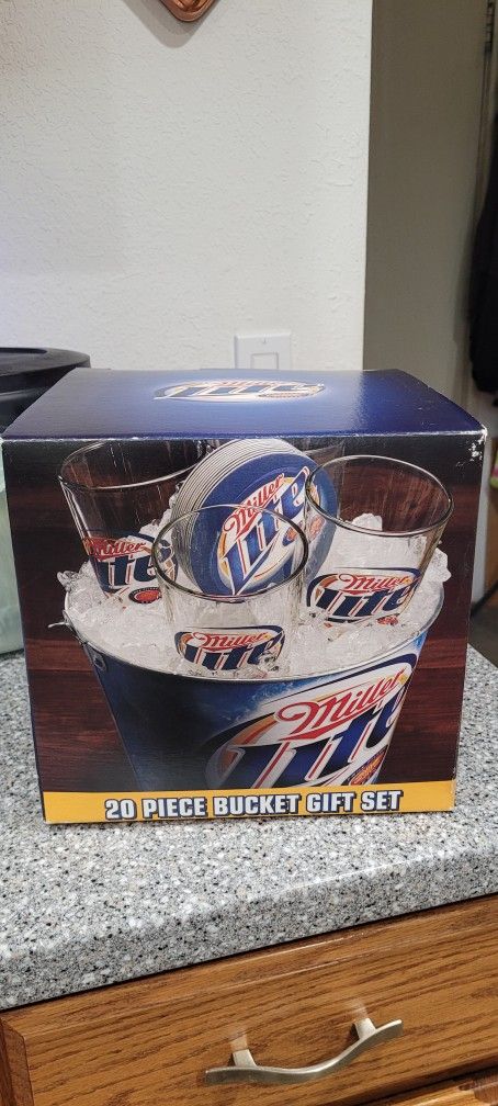 Miller Lite 20 Piece Bucket Gift Pack