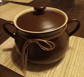 Brown Five Quart Ceramic Pot with Lid