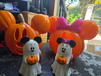 Halloween disney decor