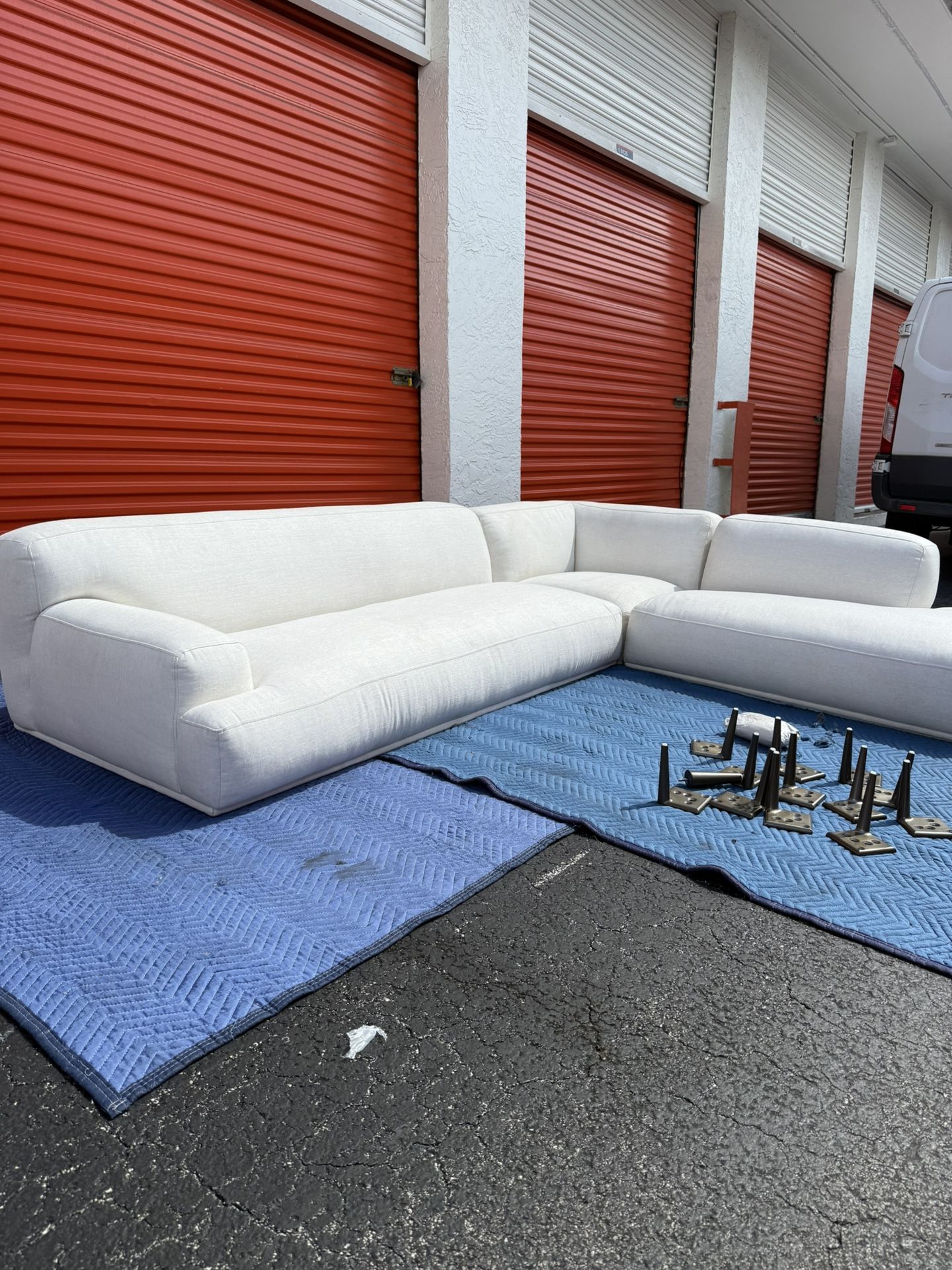 Used Less Than 30 Days Abisko 113" Right L-Shaped Sectional-Quartz White 
