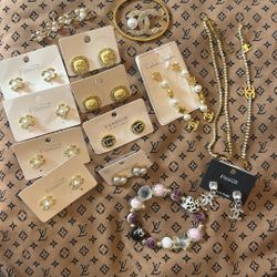Cc Lot Everything For One Price Gold Silver Tone Earrings Bracket Necklace Pin Jewelry Set