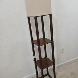Threshhold lamp stand