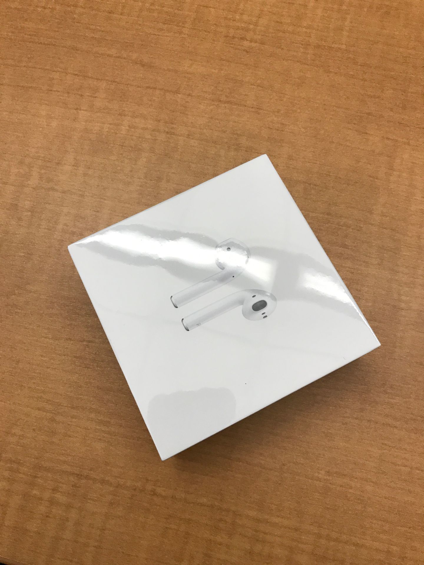 AIRPODS 2ND GEN SEALED NEW IN BOX