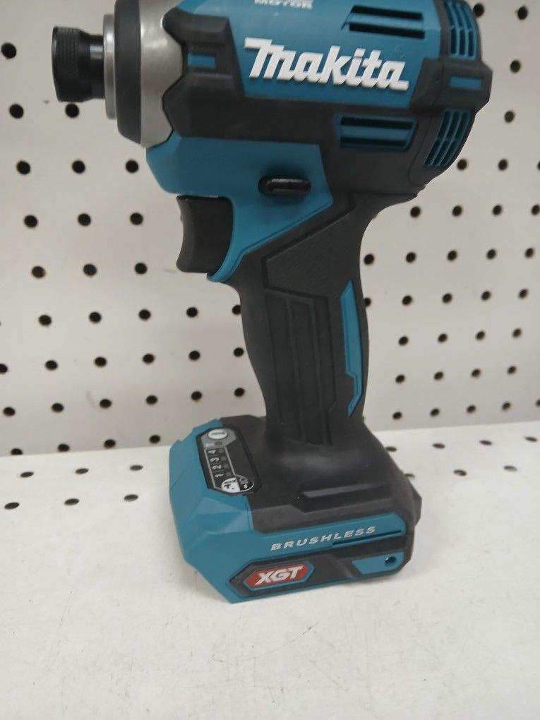Makita New 1/4