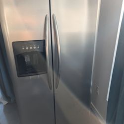 Fridge  - pickup Only 