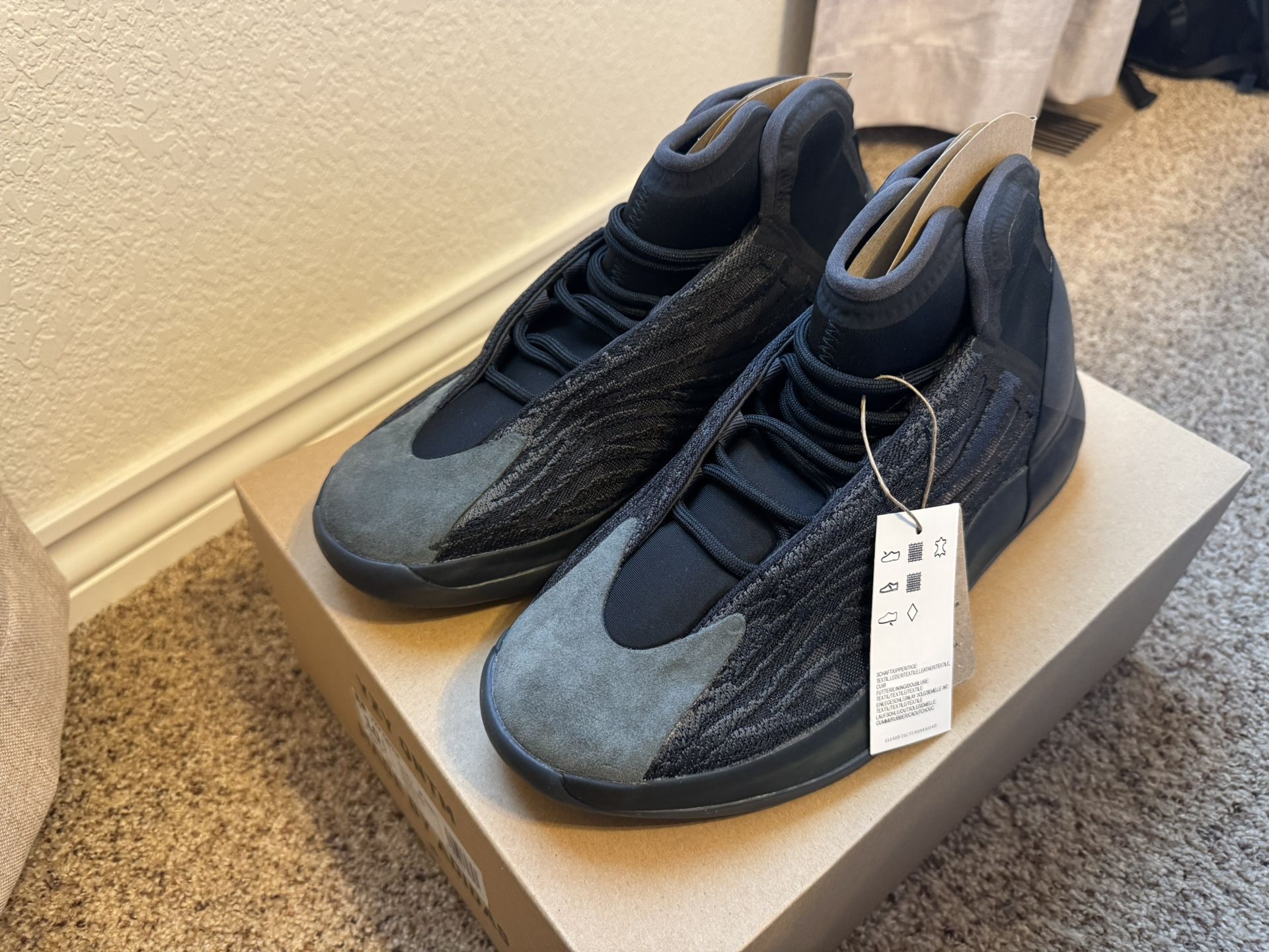 Adidas Yeezy QNTM Onyx Men’s Size 10.5