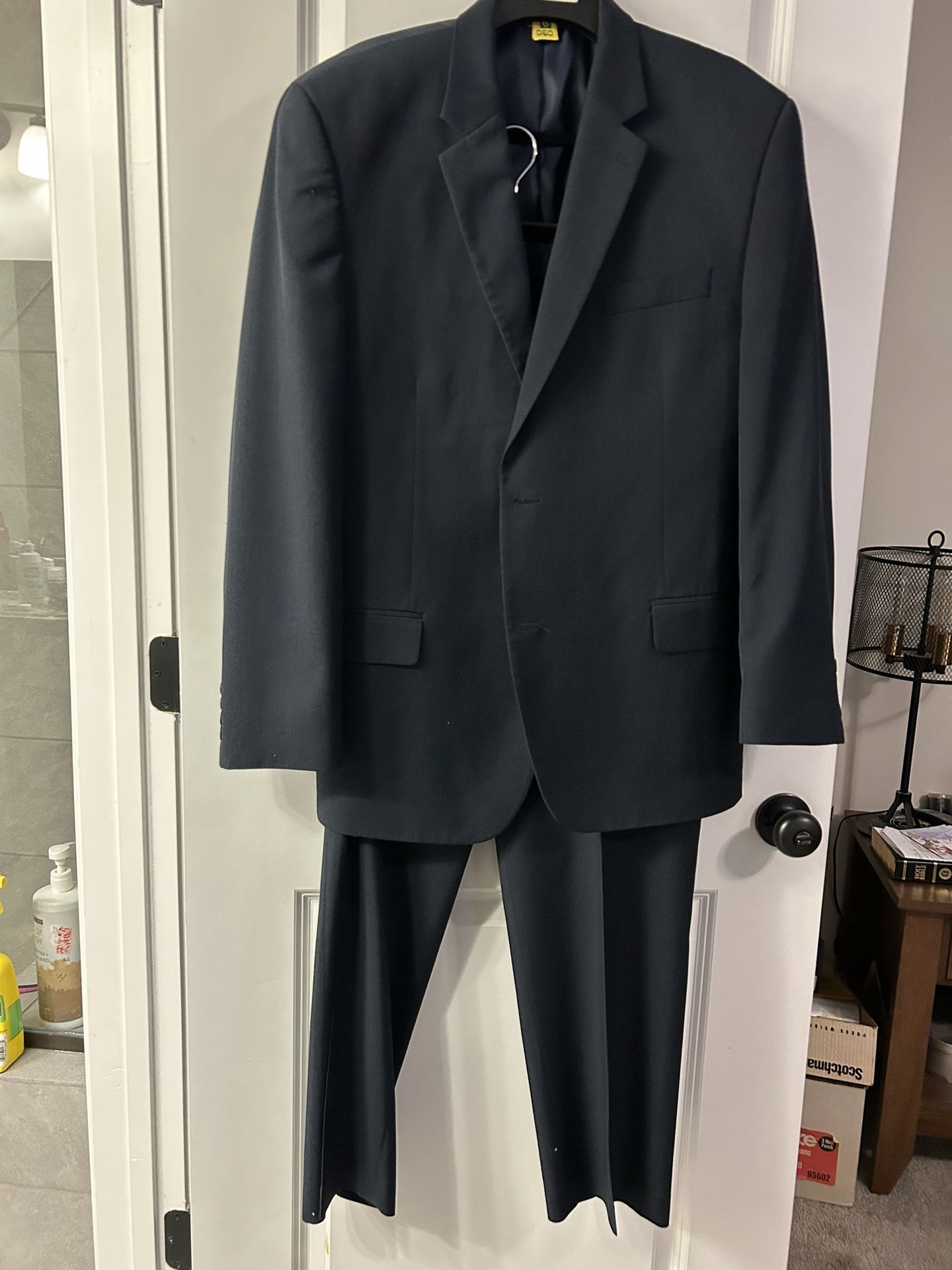 Men’s IZOD Midnight Blue Suit Jacket 46R w/pants 34x32 -