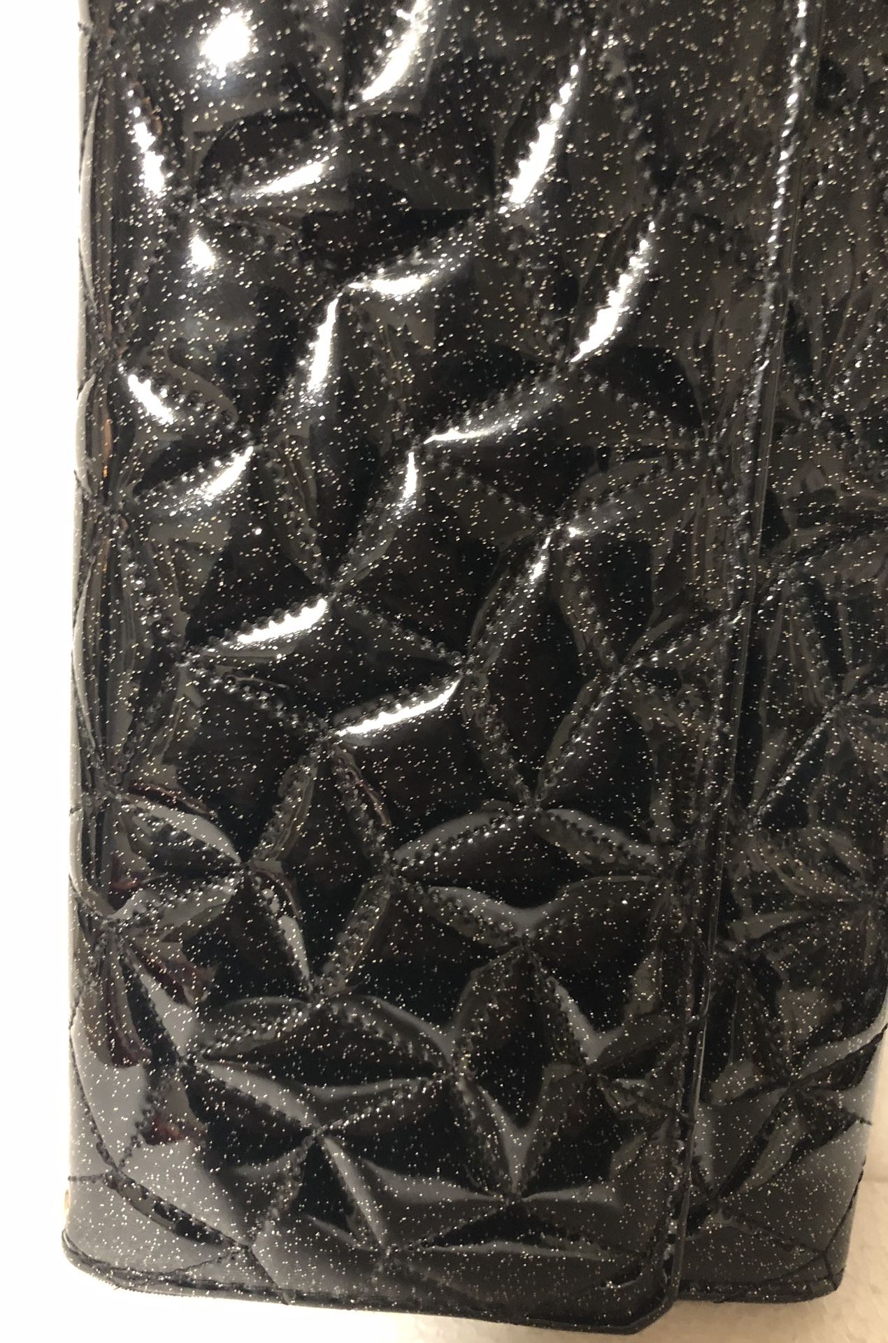 Stylish Woman’s Wallet Black Glitter Design 4 Credit Card Holders