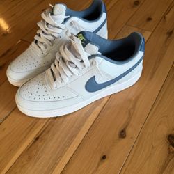 Nike Court Vision Size 8