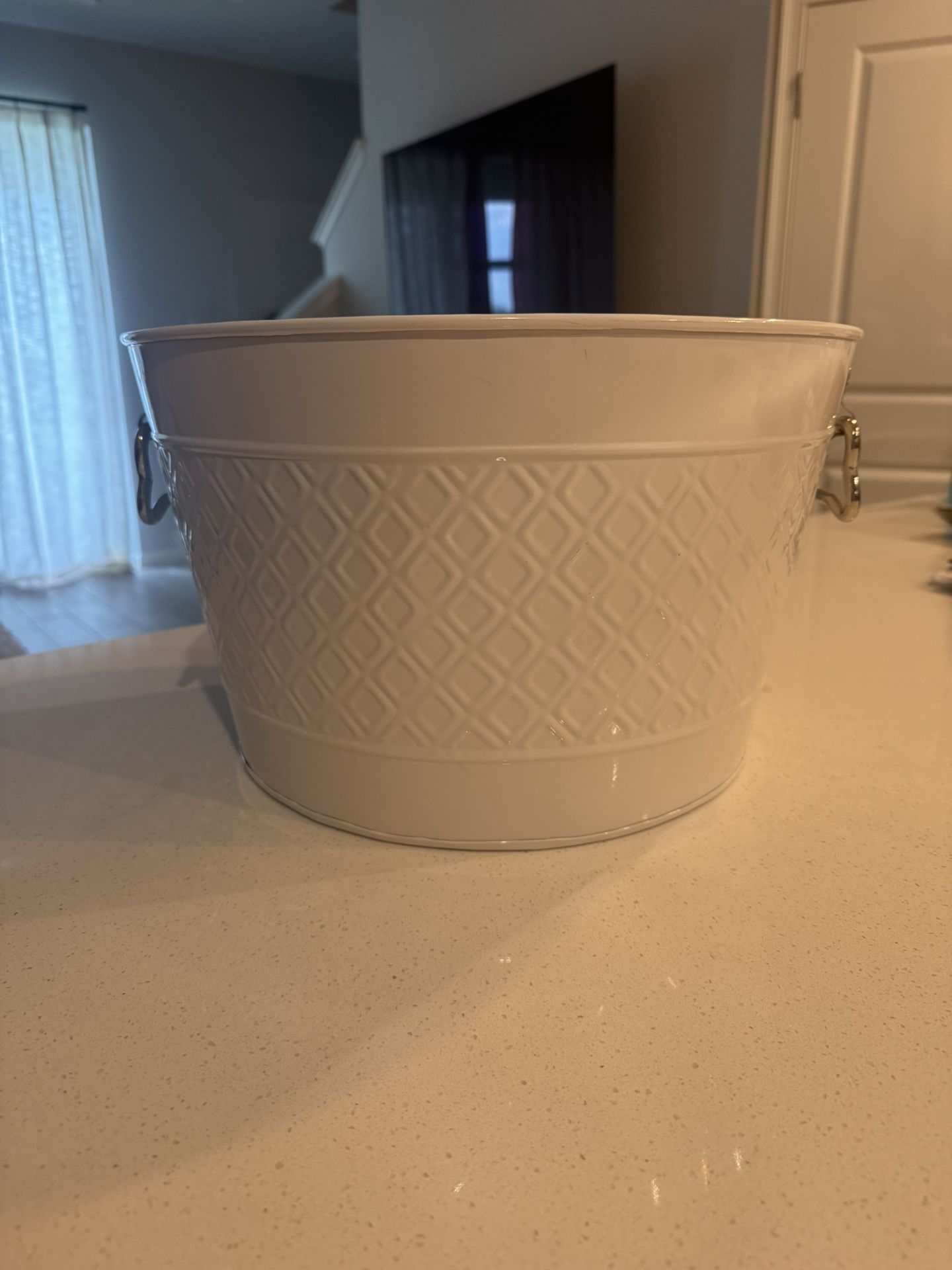 Cute Metal White Toy Bucket