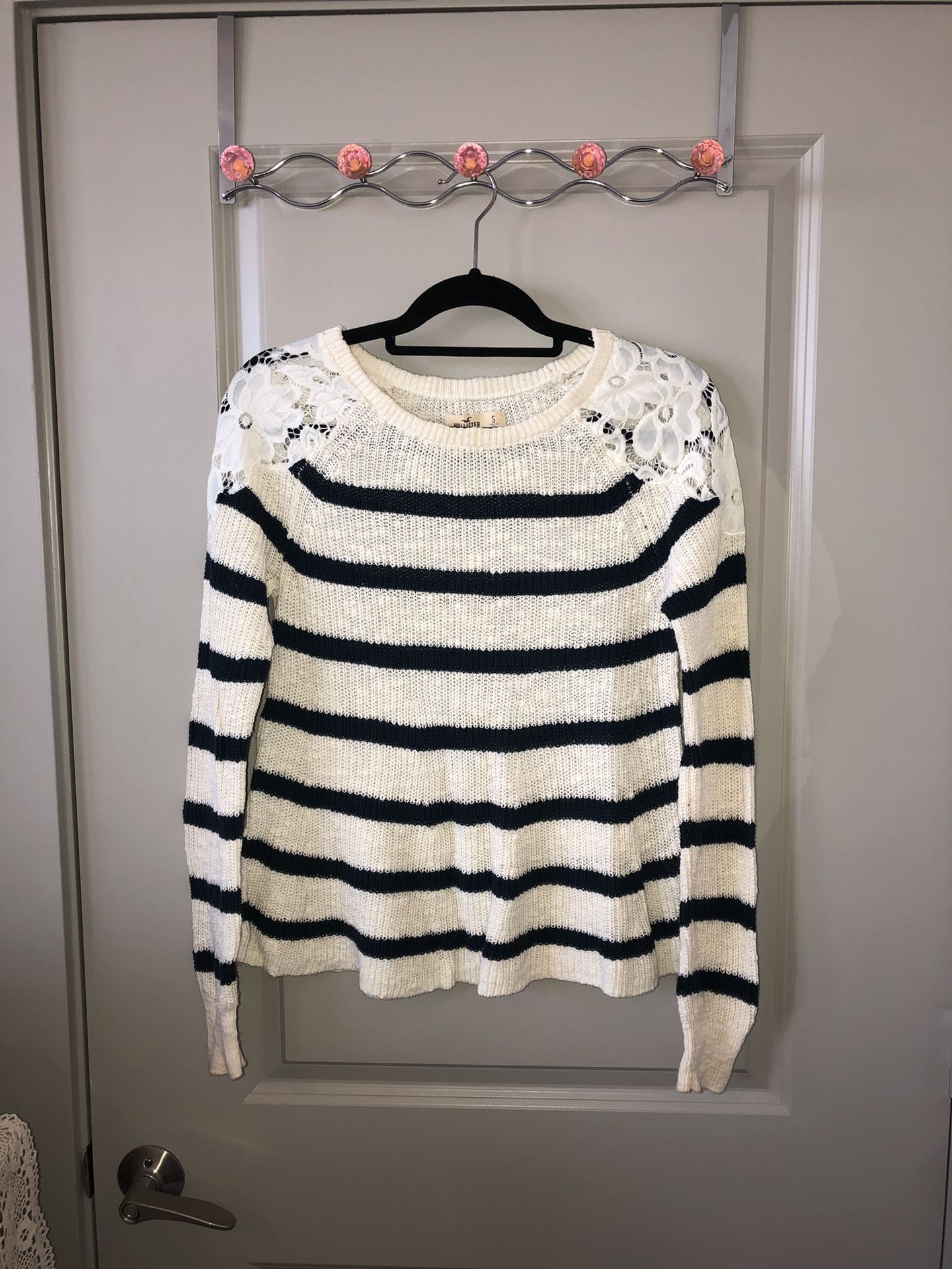 Women’s Hollister Sweater Size Small 