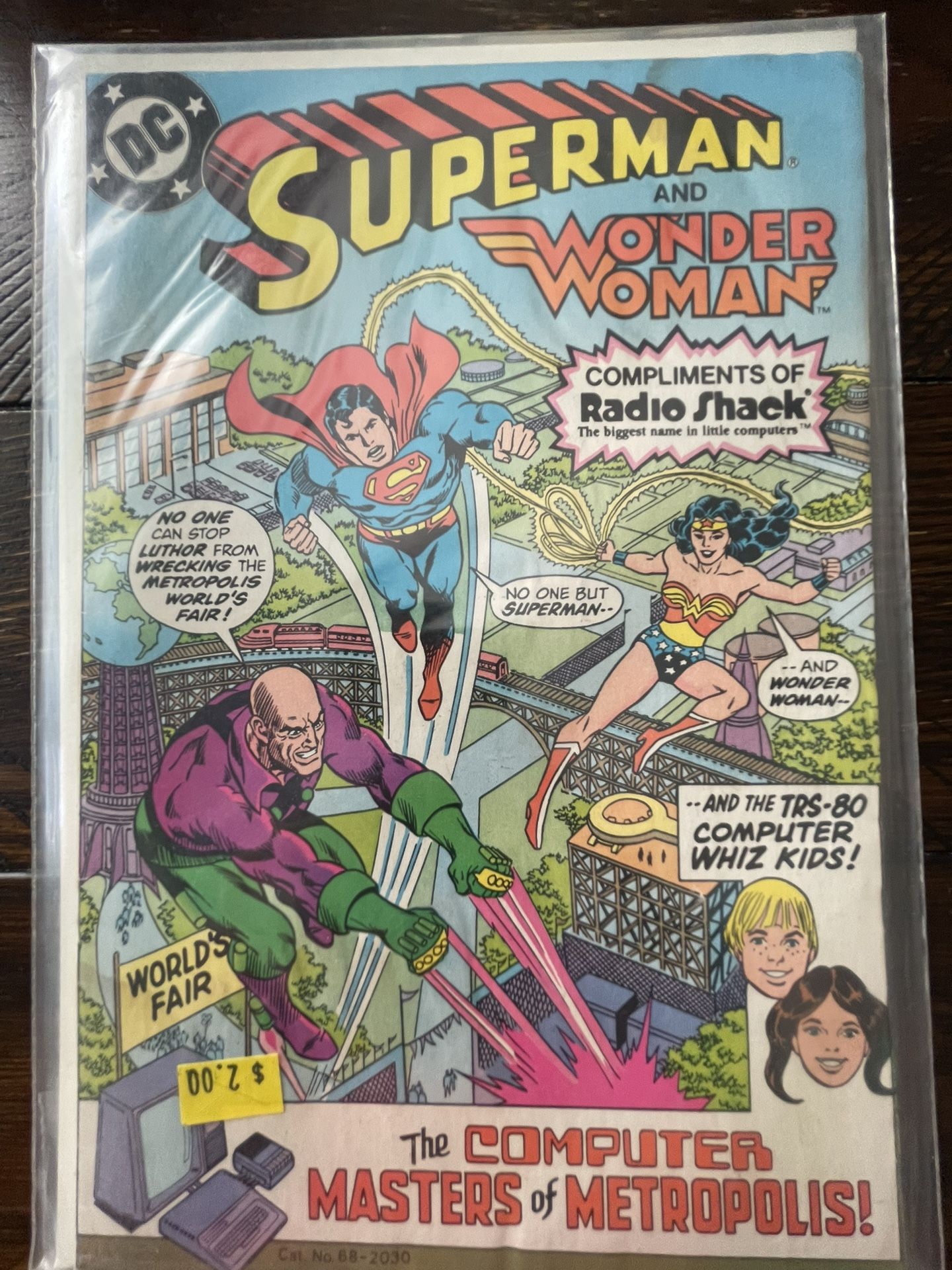 Superman And Wonder Woman vintage Comic DC 1982 Radio Shack