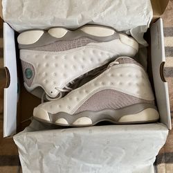 Women’s 7.5 Jordan 13