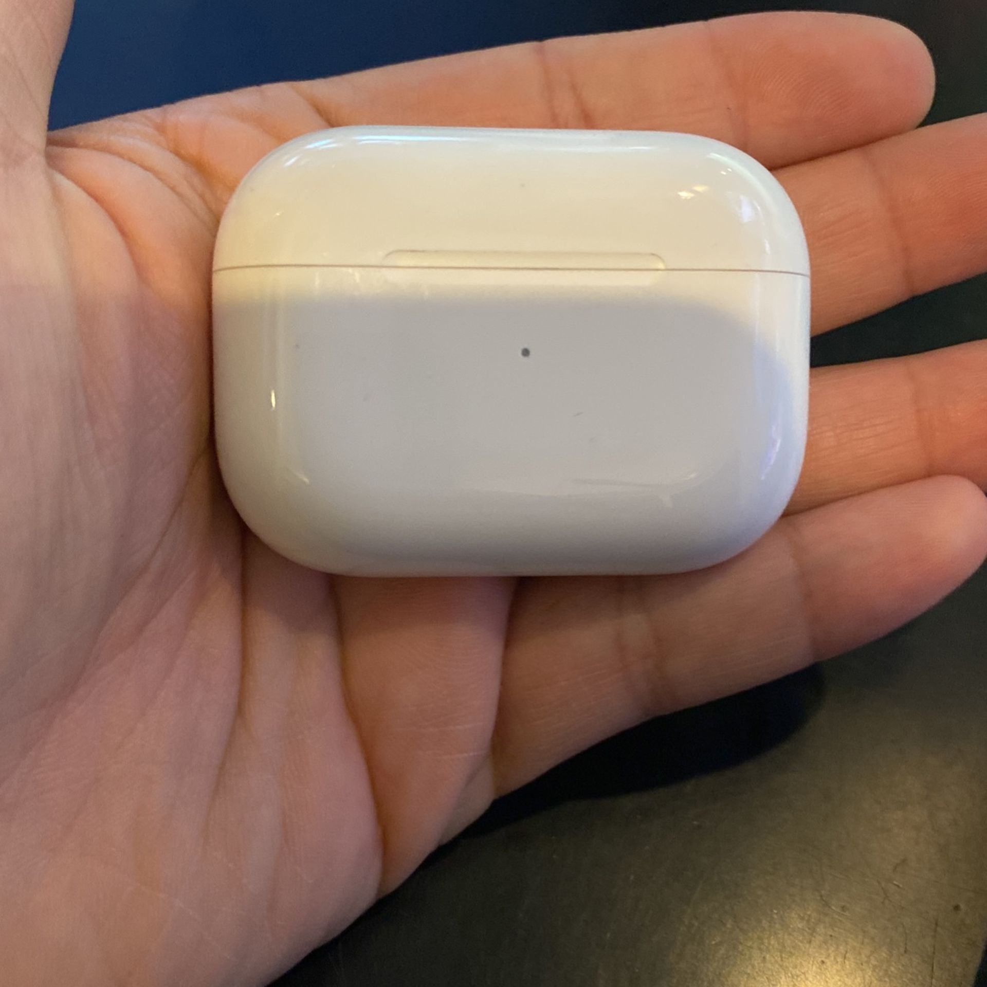 AirPod Pros With Wireless Charging Case  