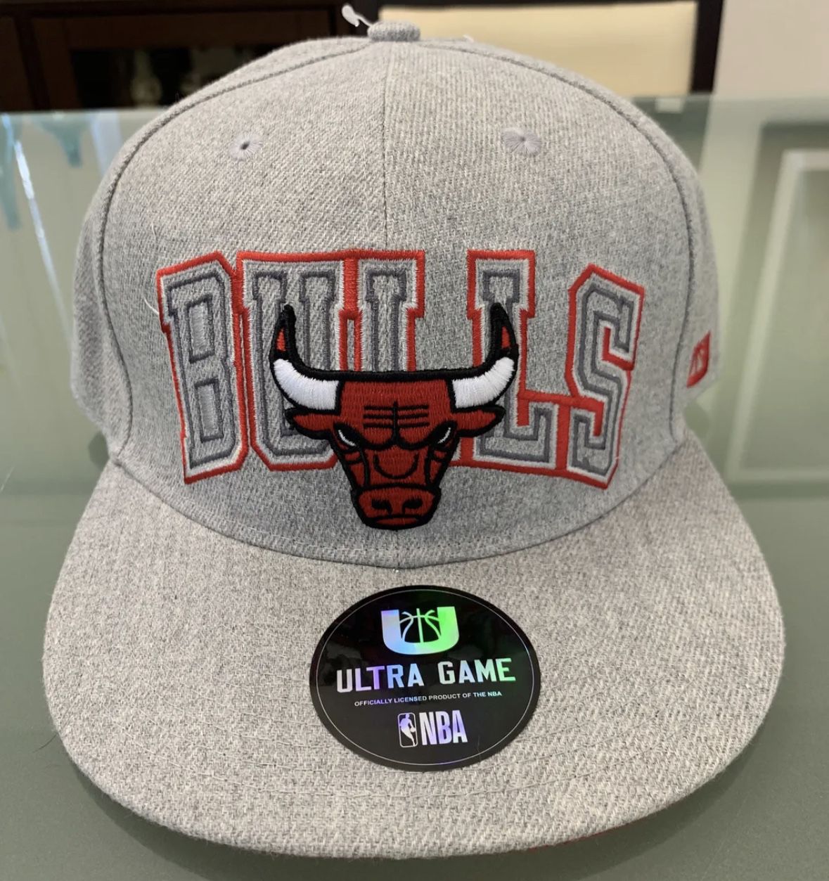 NBA 🏀 Chicago Bulls Ultra Game Snap Back Hat Cap Red And Grey NWT 🏷️ OSFA