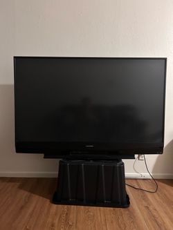 75 inch Mitsubishi Tv