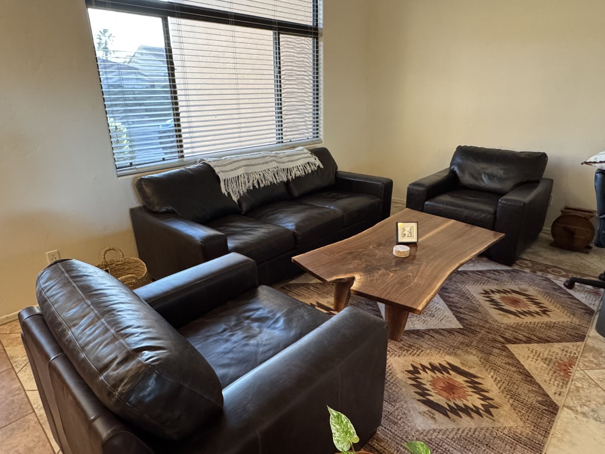 Leather Furniture Set Smoke Free Pet Free Like New