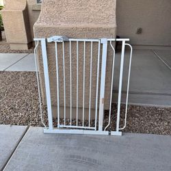 Extra Tall Pet Gate / Safety Gate - Fits Openings 29” - 36.5”
