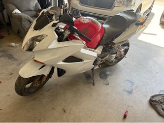 Honda vfr 800 bike