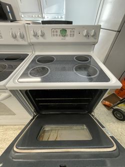 Hotpoint Electric Stove Used Good Condition With 90days Warranty  Thumbnail