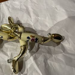 Six’s Gabinete Holders In Good Condictions