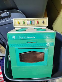 Vintage Suzy Homemaker Toy Oven