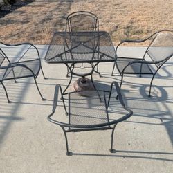 Wrought Iron 5 Piece Patio Set + Umbrella w/base