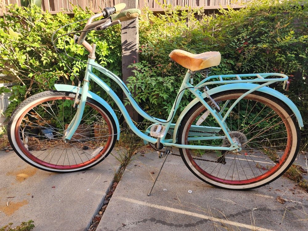 Schwinn Beach Cruiser